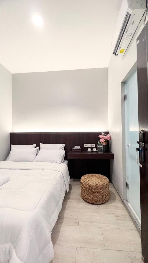 Sleep Studio Hotel City Center Surabaya Eksteriør billede