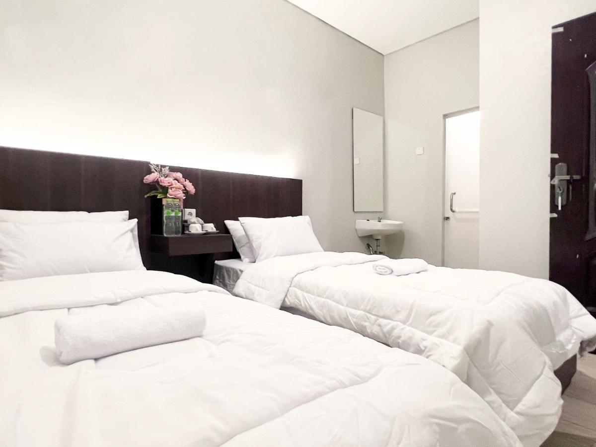 Sleep Studio Hotel City Center Surabaya Eksteriør billede